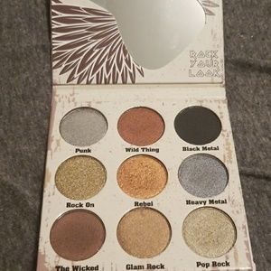 Eyeshadow palette